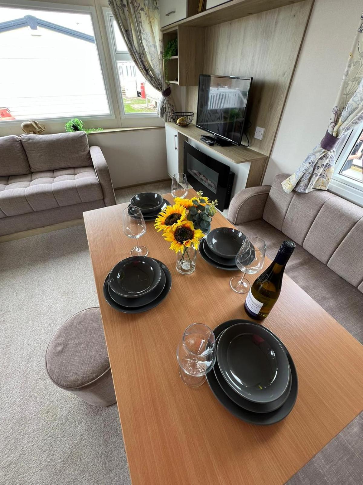 Luxurious Three Bedroom Caravan Jaywick Sands 外观 照片