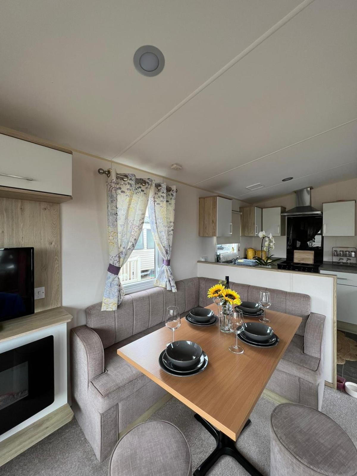 Luxurious Three Bedroom Caravan Jaywick Sands 外观 照片