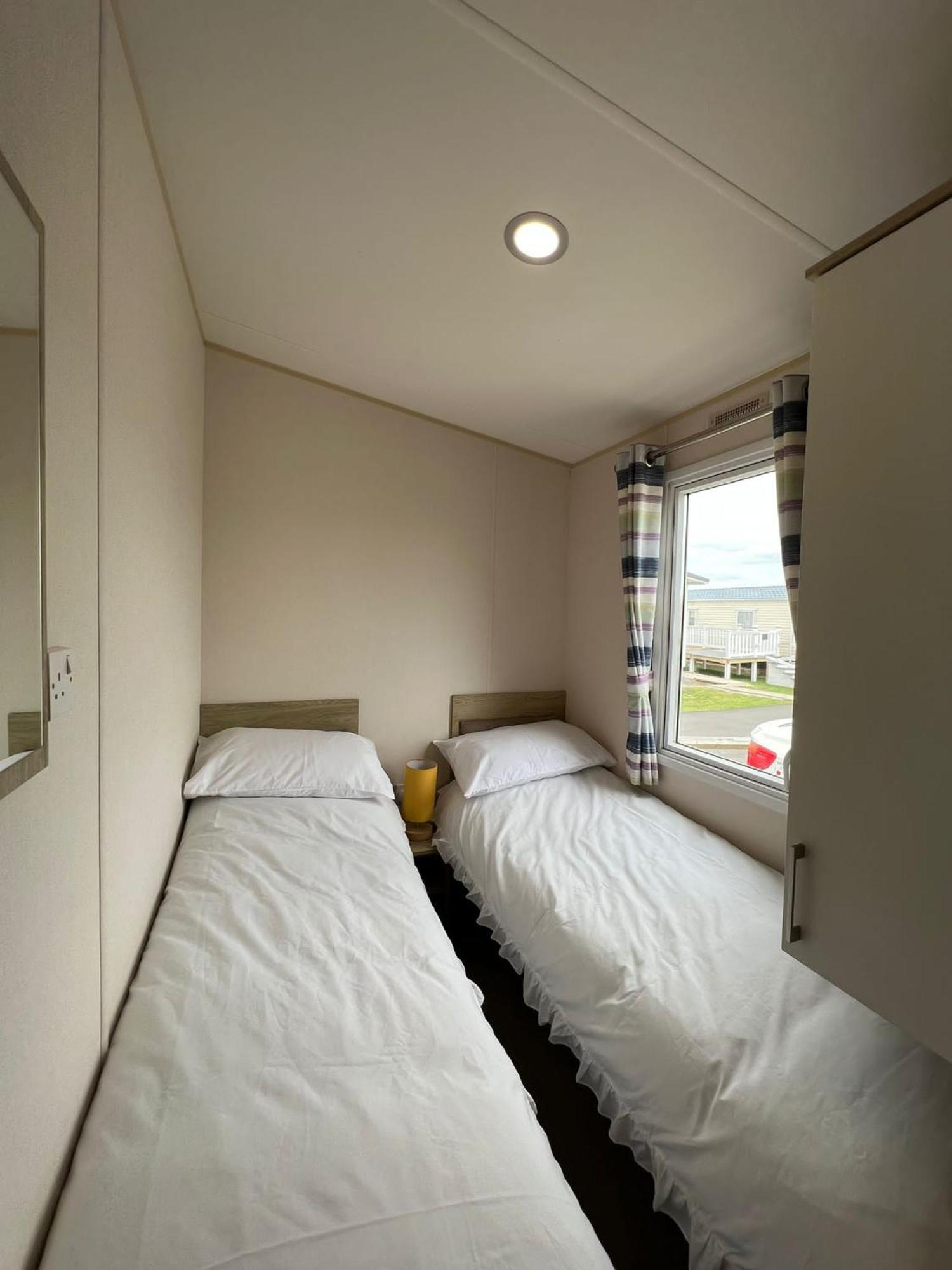 Luxurious Three Bedroom Caravan Jaywick Sands 外观 照片