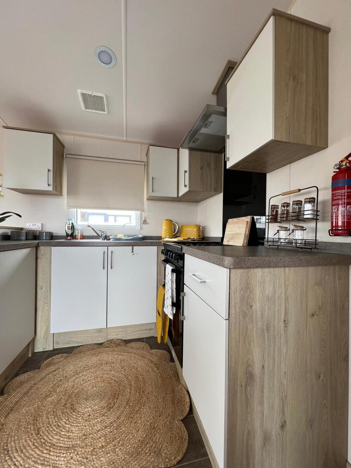 Luxurious Three Bedroom Caravan Jaywick Sands 外观 照片