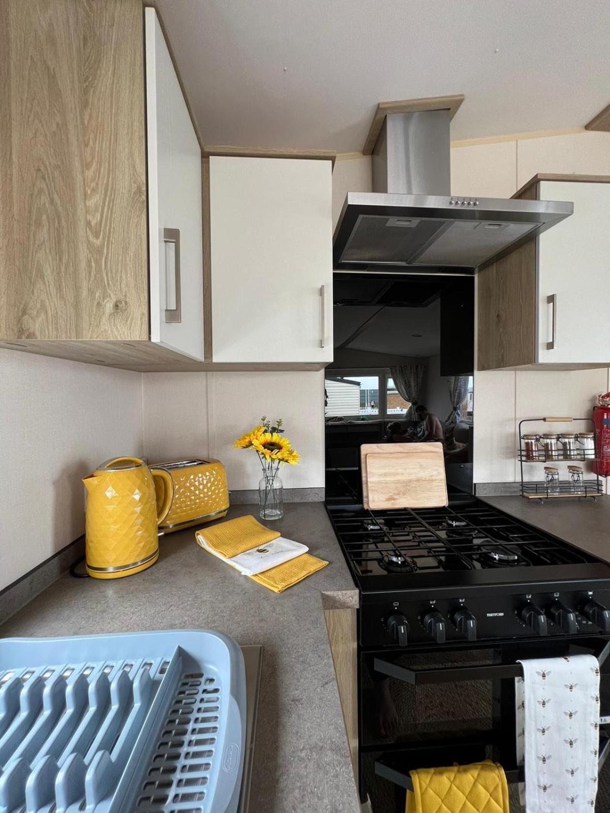 Luxurious Three Bedroom Caravan Jaywick Sands 外观 照片