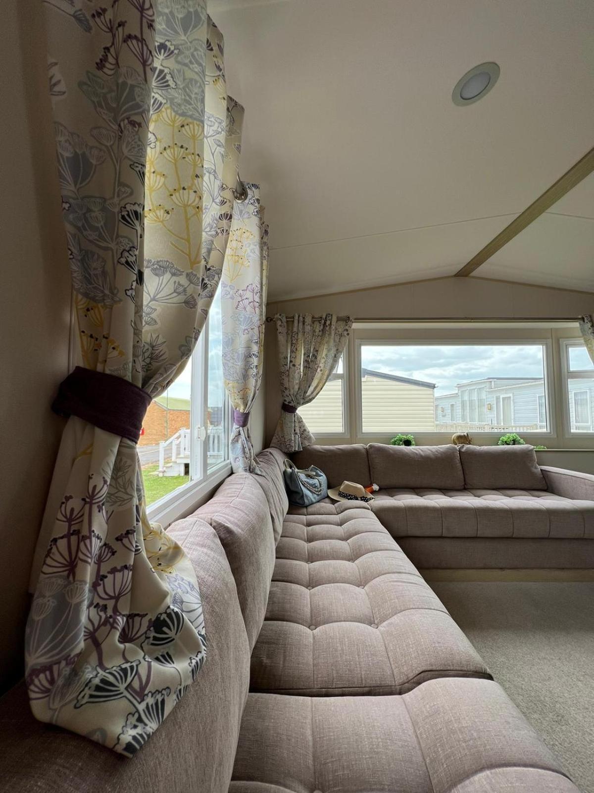 Luxurious Three Bedroom Caravan Jaywick Sands 外观 照片