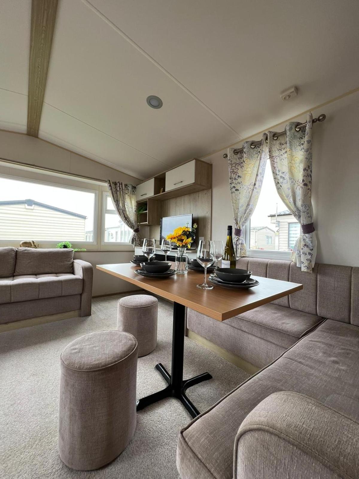 Luxurious Three Bedroom Caravan Jaywick Sands 外观 照片
